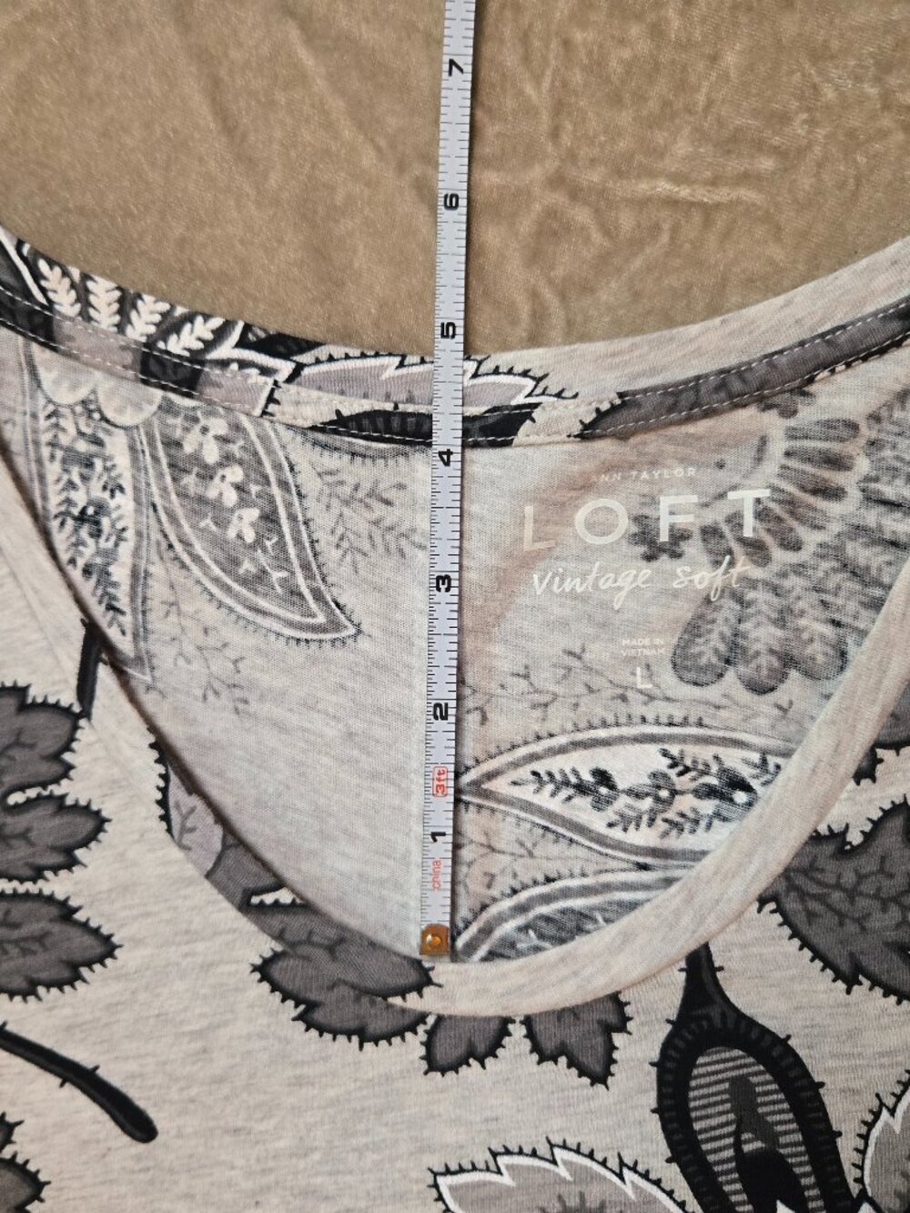 LOFT Vintage Soft 100% Cotton Tee Large Black Gray Floral Paisley Scoop Neck - Picture 6 of 10